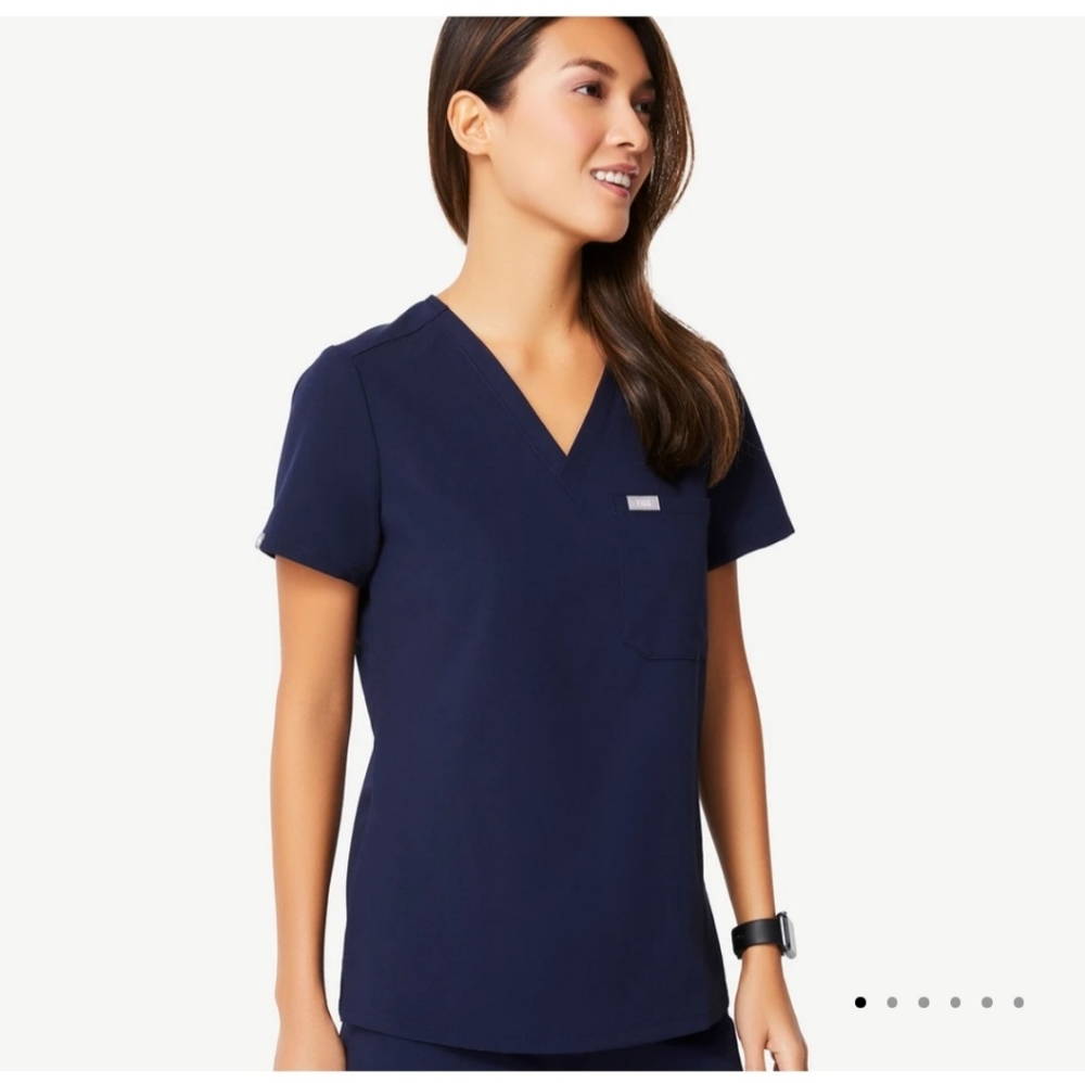 FIGS One-Pocket Scrub Top (Catarina)